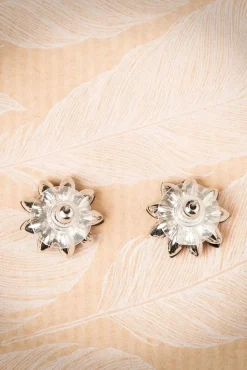 Sale Audrey Jet Flower Stud Oorbellen In Zwart En Zilver Vrouwen Sieraden