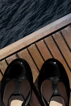 Online June Effortlessly Elegant Lakpumps In Zwart Vrouwen Pumps