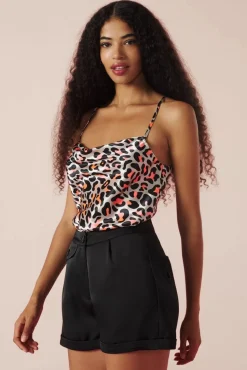 Best Kyra Satin Look Short In Zwart Vrouwen Broeken