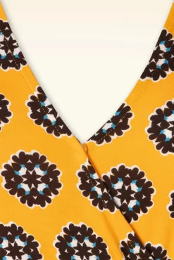 Sale Nylah Jurk In Geel Vrouwen Midi Jurken